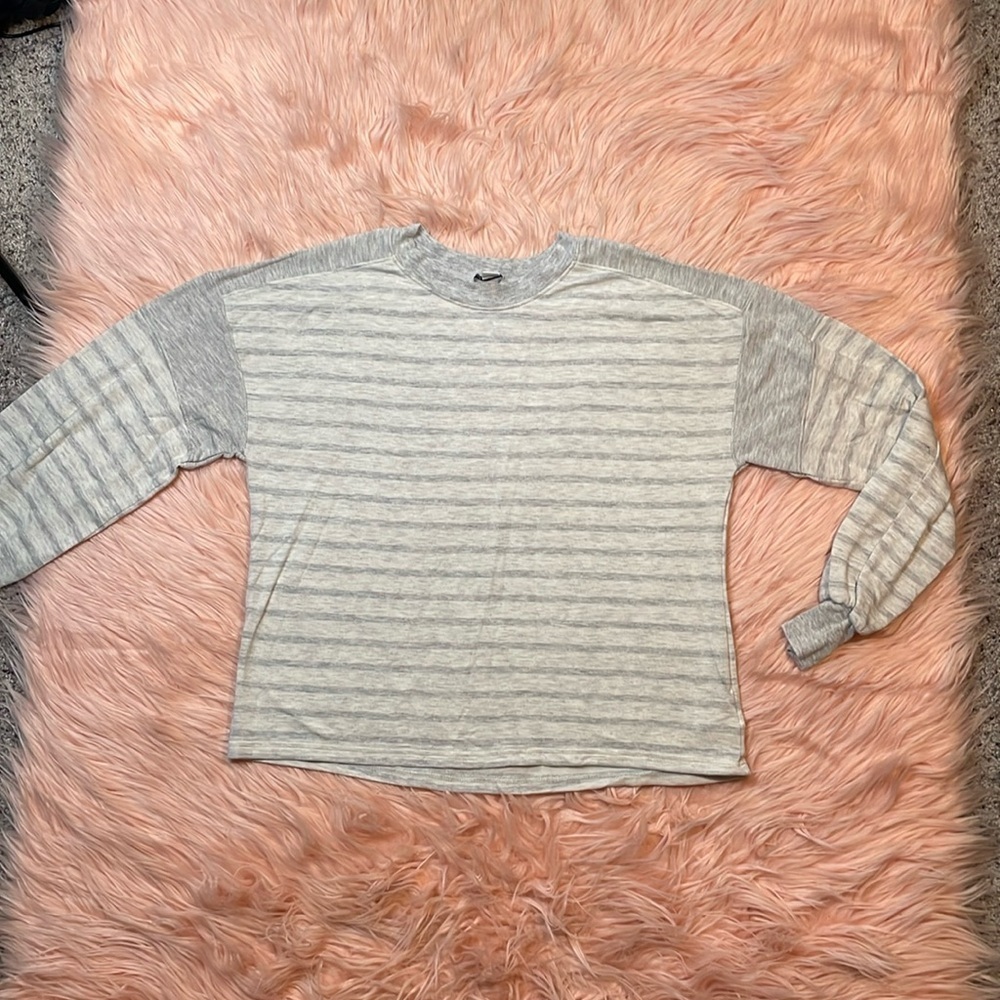 American Eagle Soft Gray Stripe Long Sleeve Top Size XS